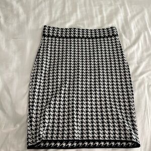 The Limited Black and White Pencil Skirt